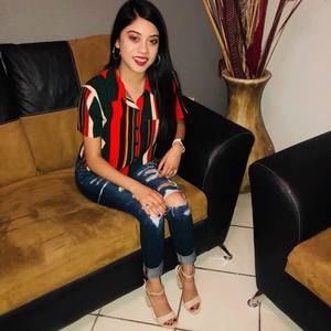 Meet your Posher, Lizzie